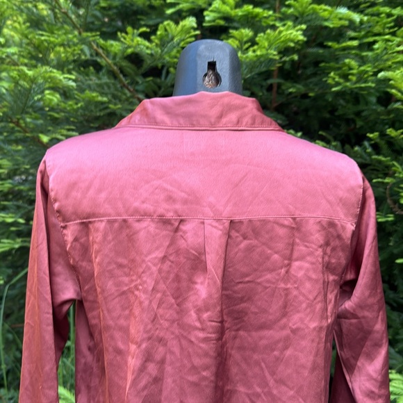 NWT Abercrombie & Fitch Silkie Long Sleeve Button up Top Dusky Pink size XS - Picture 4 of 11
